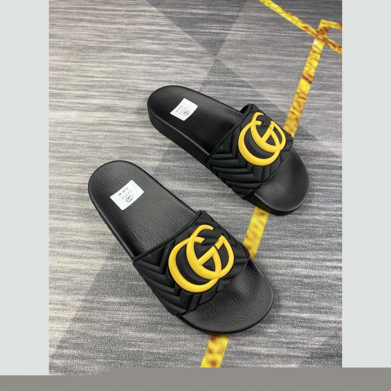 G*u*i slippers